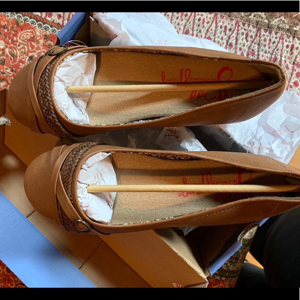Women’s flats